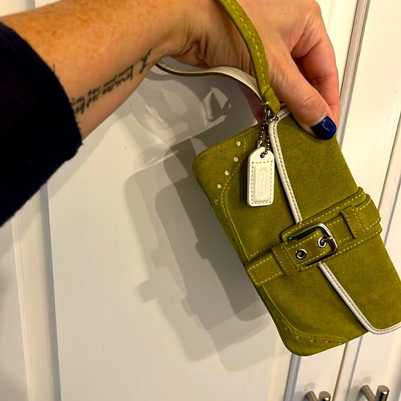 Authentic COACH Writlet - Picture 4 of 4